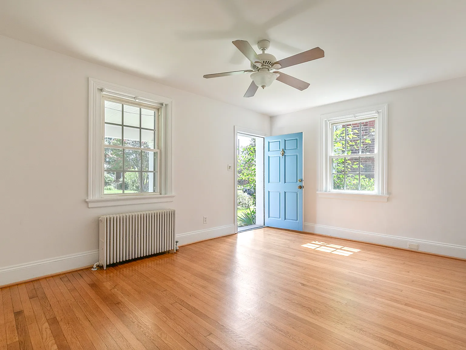 2 bed, 900 sqft, $1,795 — Photo 3