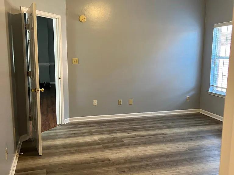 5827 Alexandria Ln — Photo 8