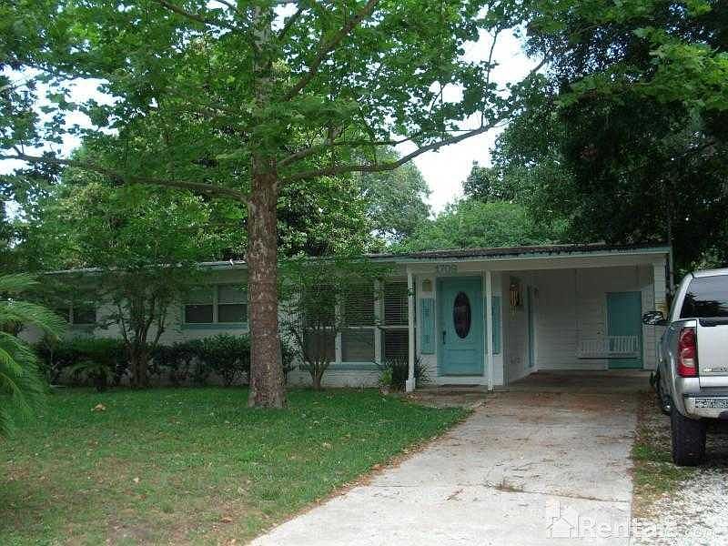 1st image of 1709 Sable Palm Ln