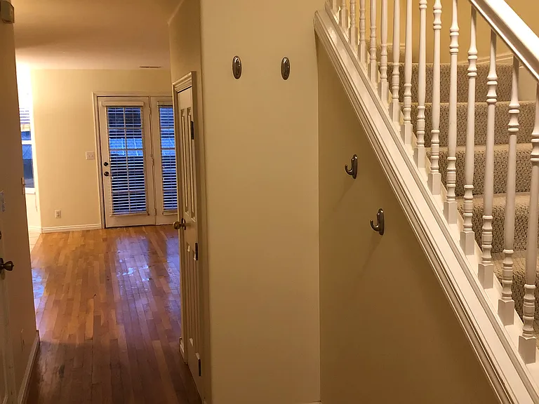 257 N Bliss Ct — Photo 3