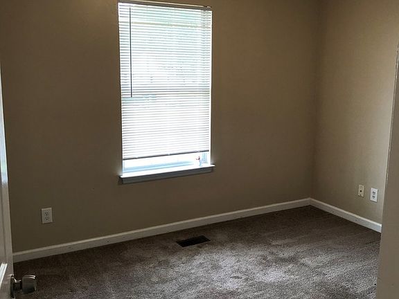 3rd image of 912 Wildrose Ct