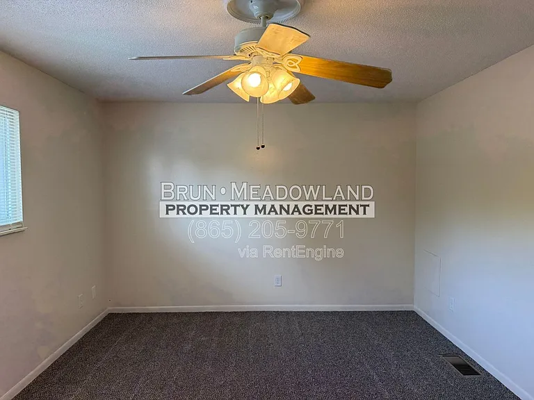 1811 Meadowland Ln #C — Photo 23