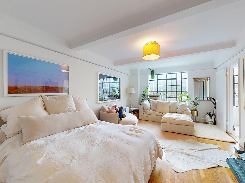 1st image of 1 Christopher St APT 3D