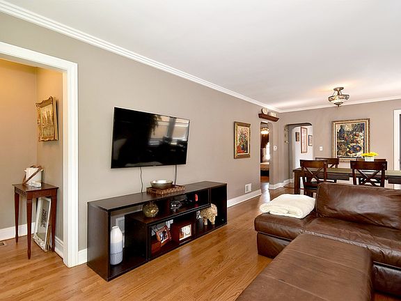 5th image of 6557 N Oconto Ave