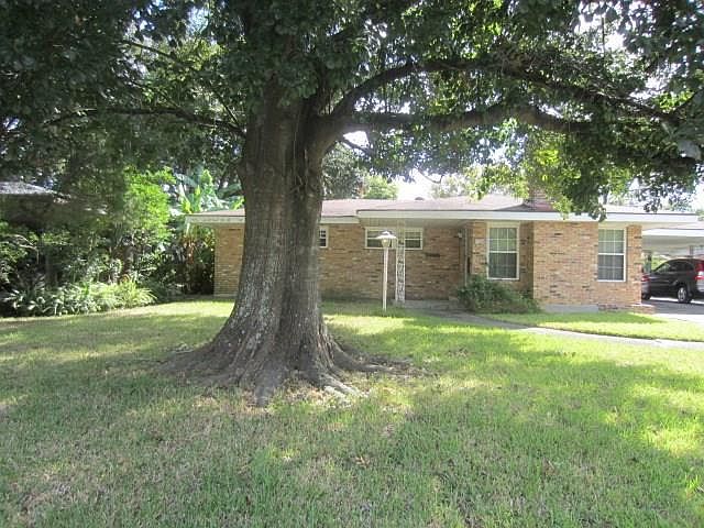 1st image of 1748 Holiday Dr