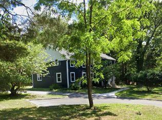 30 New Mill Rd, Smithtown, NY 11787