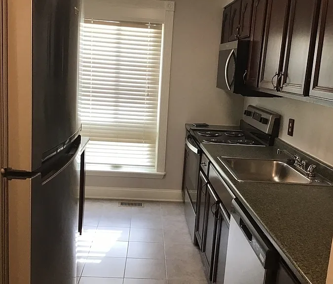 64 Hawthorne Ct NE #1 — Photo 9