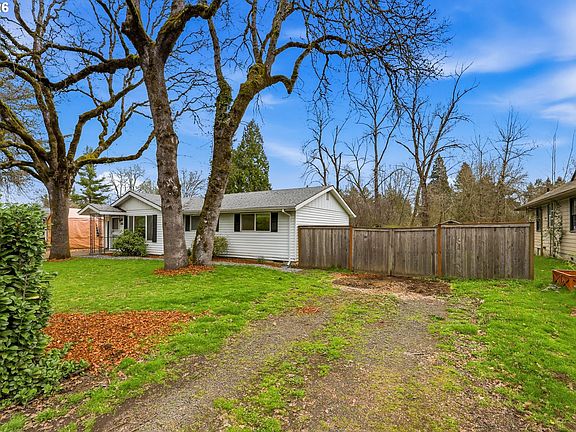 5th image of 14074 SE Laurie Ave