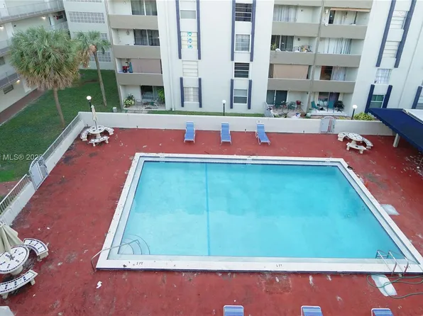 10000 NW 80th Ct APT 2545, Hialeah Gardens, FL 33016