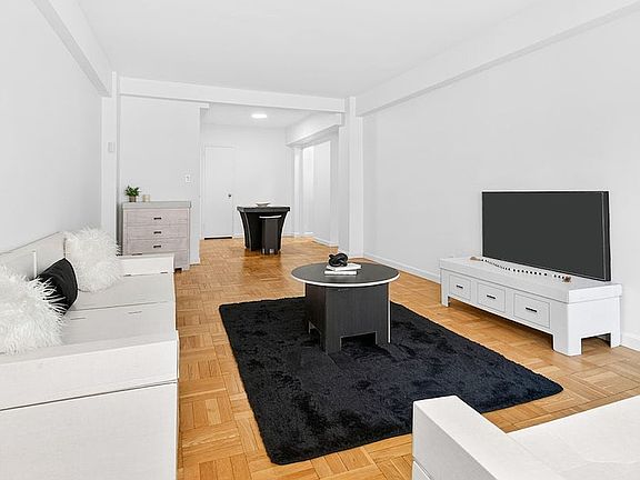 3rd image of 315 E 69th St APT 6L