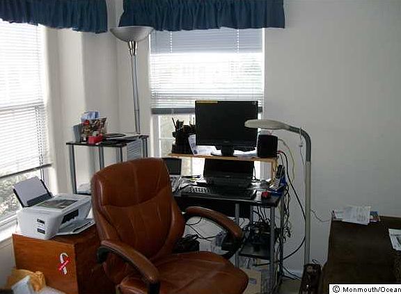 5th image of 1105 Buckingham Drive #B
