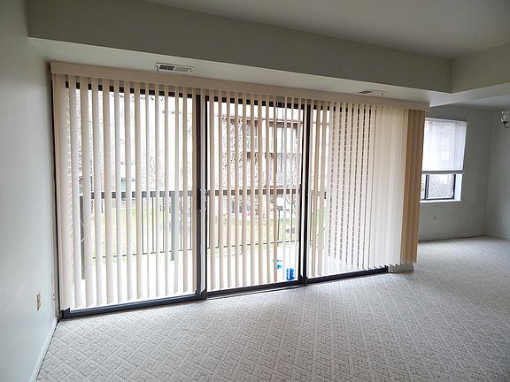 5th image of 9702 Kingsbridge Dr APT 204