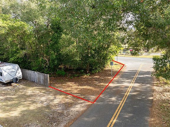 2nd image of SE 4th St Lot 25