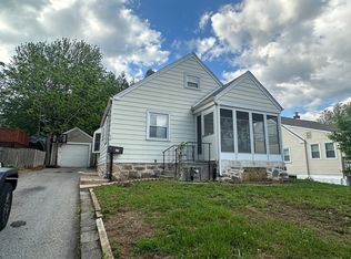 13 Green Ln, Aston, PA 19014