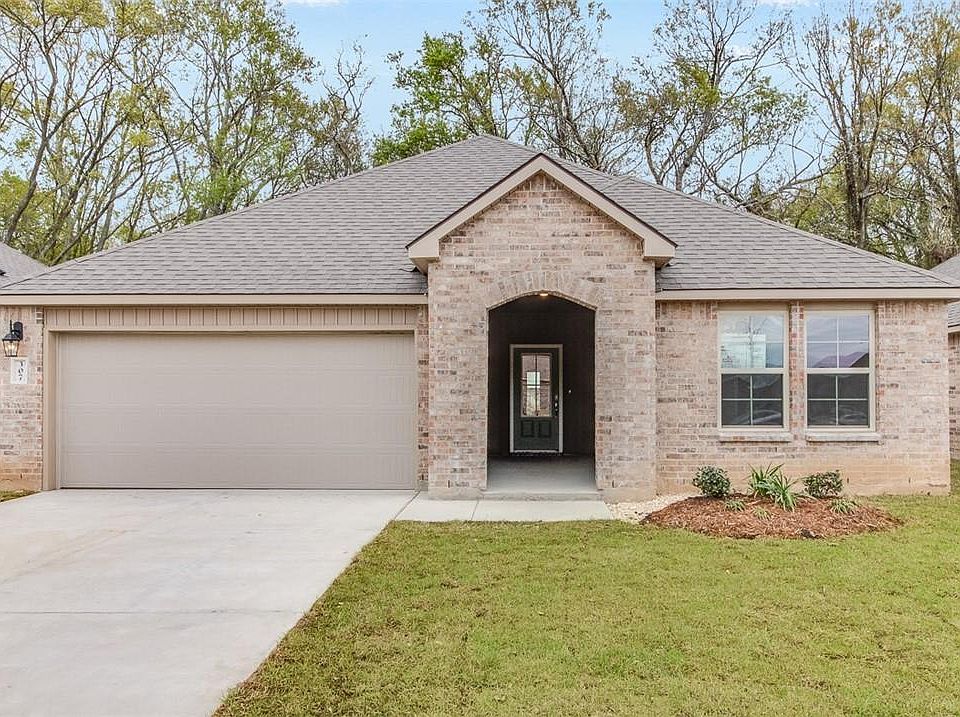 1st image of 2242 S Savannah Lakes Dr