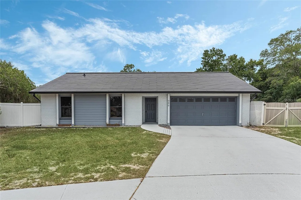 3 bed, 1151 sqft, $1,875 — Photo 1