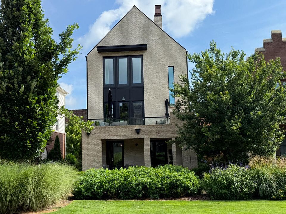1st image of 145 Kelmscott Ln