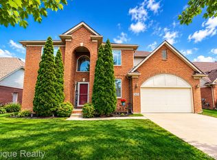 50470 Chief Dr, Macomb, MI 48044
