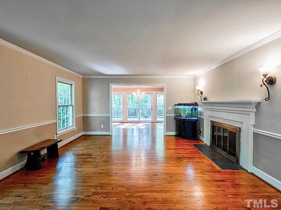 5th image of 110 Oakstone Dr