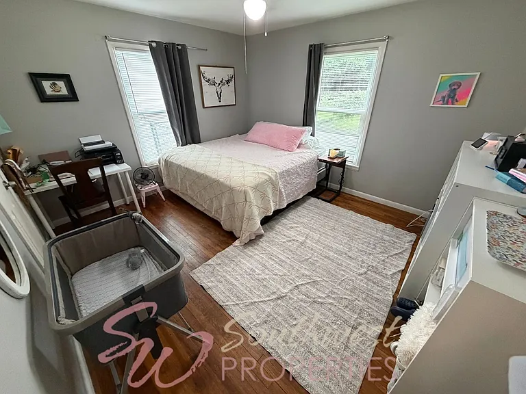 1240 N Garfield Ave — Photo 14