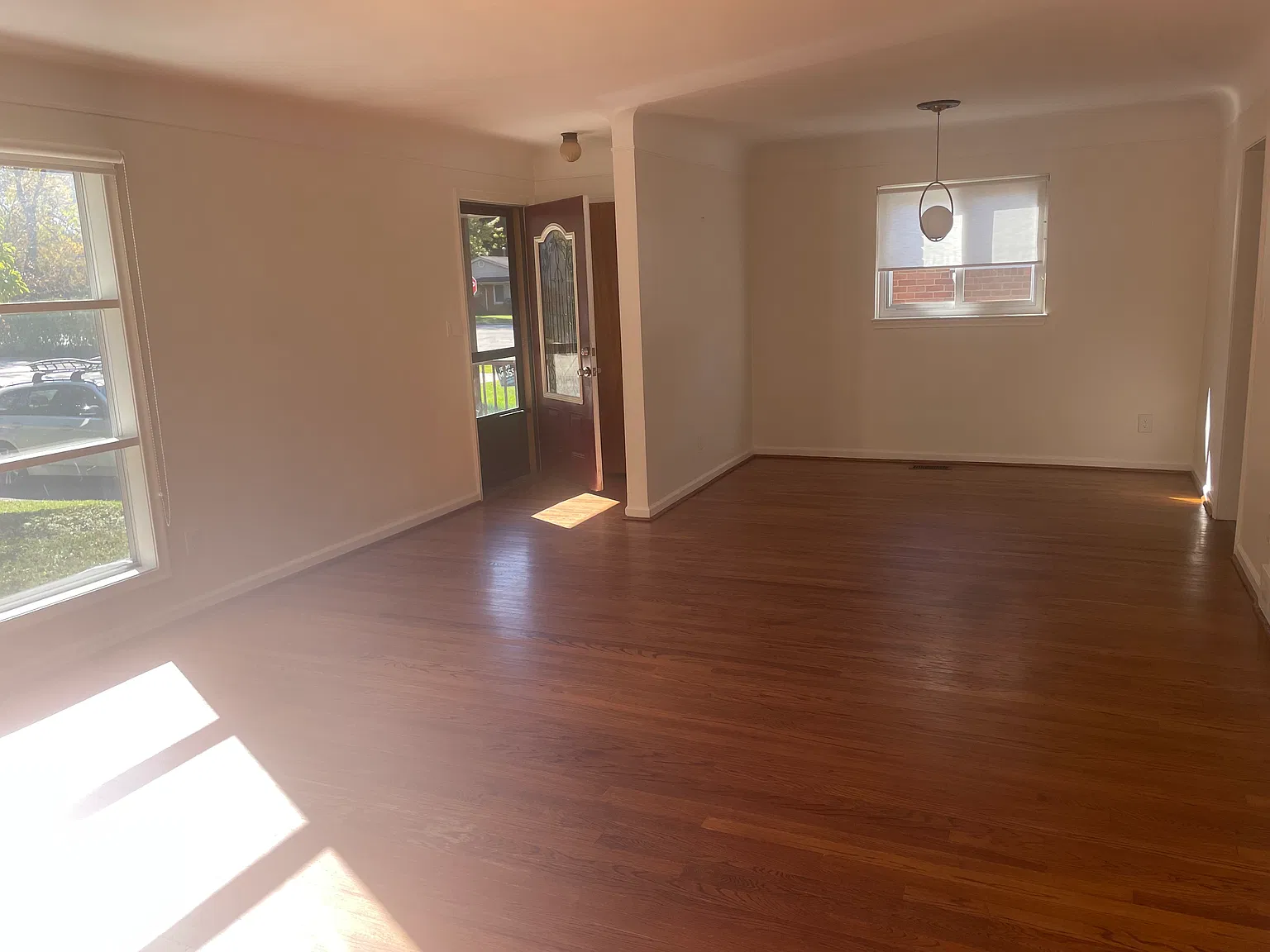 3 bed, 1208 sqft, $2,300 — Photo 2