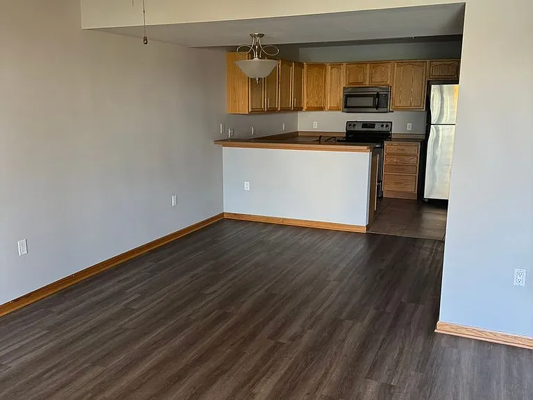 6711 Fairhaven Rd — Photo 2