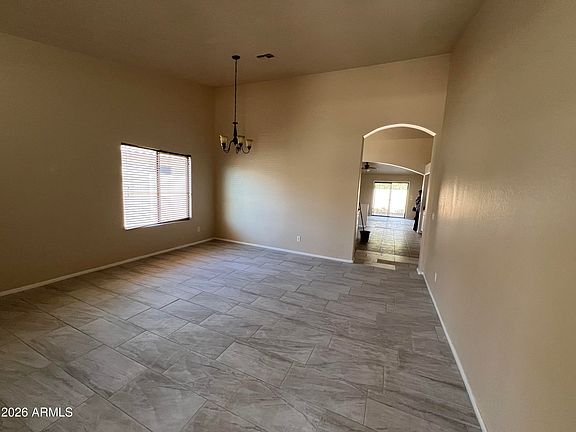 4th image of 2709 S 159th Lane