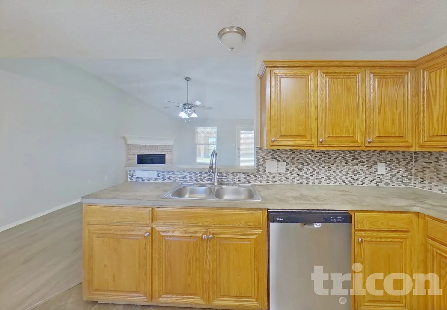 12212 Rolling Ridge Drive Fort Worth TX — Photo 4