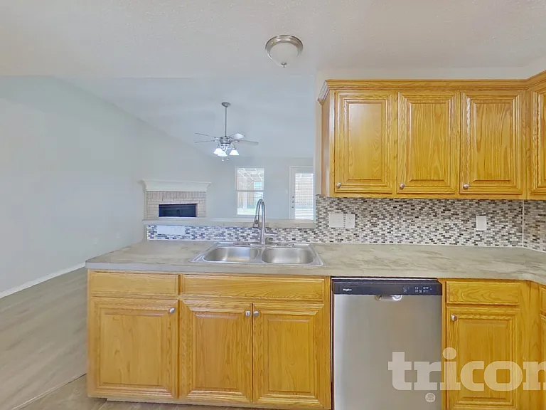 12212 Rolling Ridge Dr — Photo 4