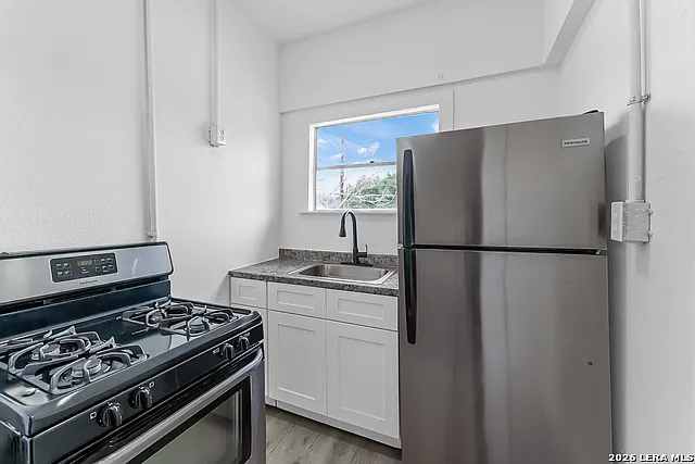 146 Fairview Ave #2-3 — Photo 1