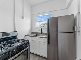 146 Fairview Ave