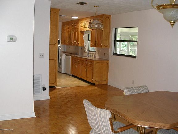 3rd image of 8321 Sanlando Ave