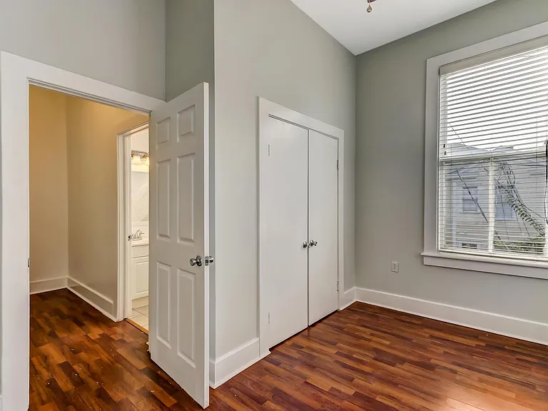 423 E Duffy St — Photo 18