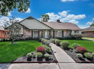 7619 Braesglen Dr, Houston, TX 77071