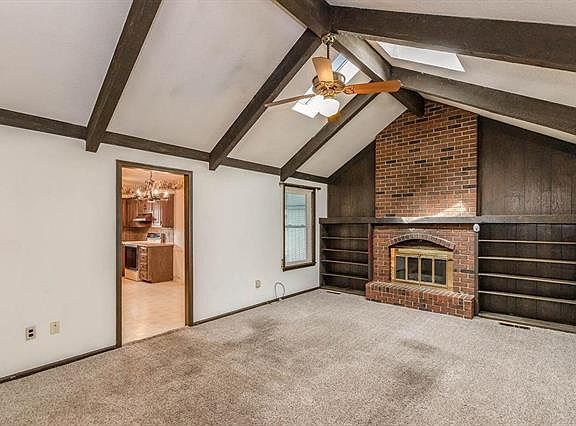 3rd image of 900 E College St