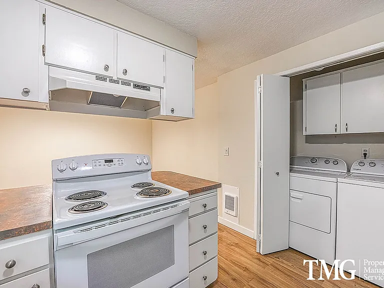 5223 SW 62nd Ave — Photo 8