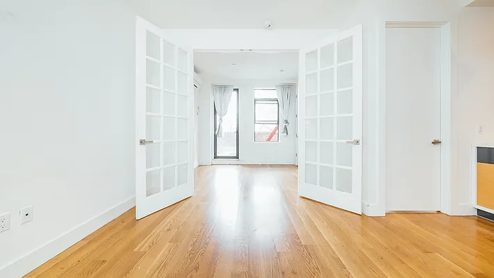 Rented by Nooklyn NYC LLC | media 30