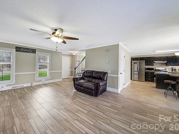 5th image of 2160 Crosstrail Rdg