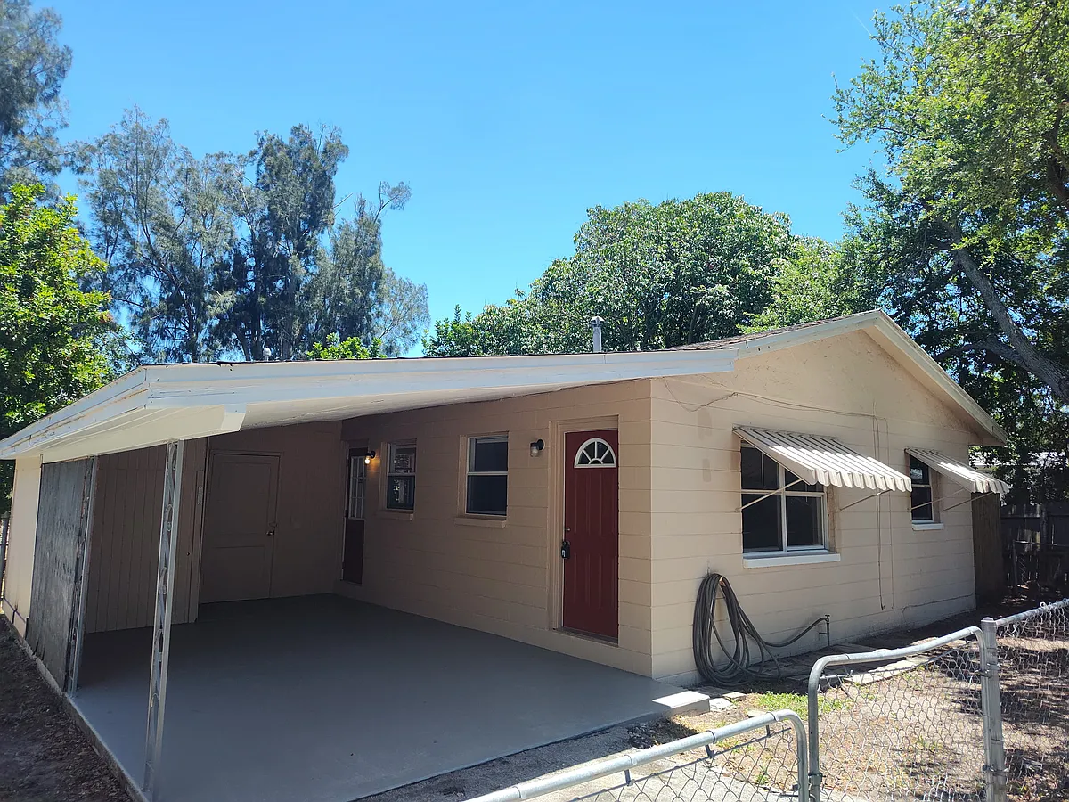 Building Photo - 5411 70th Ln N