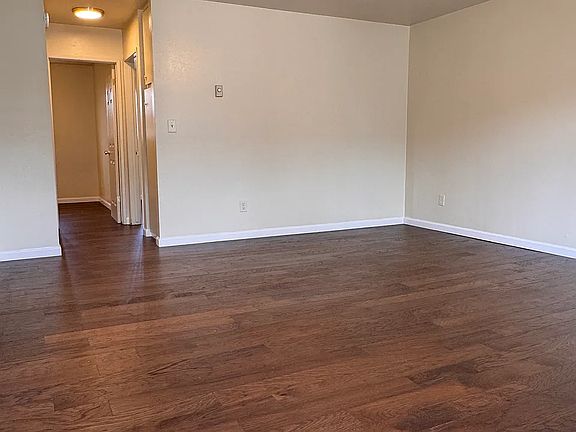 5th image of 3107 E 18th St #H