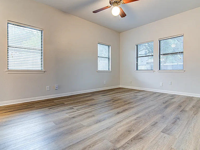 311 W Mary St #A — Photo 11