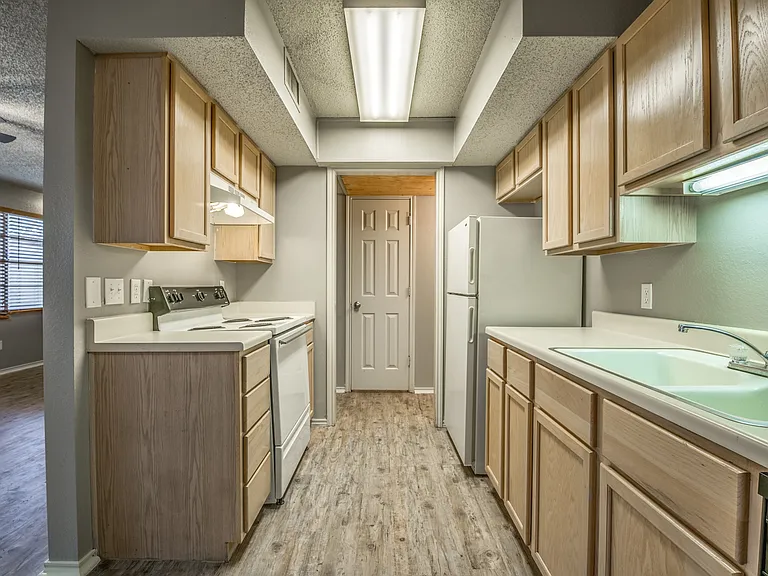 5302 Kenosha Ave — Photo 9