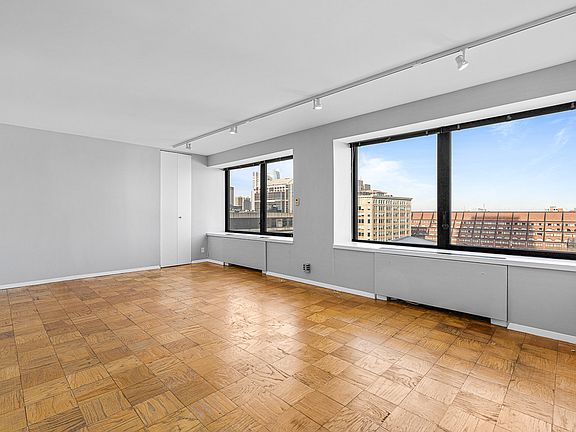 3rd image of 85 E India Row APT 10H