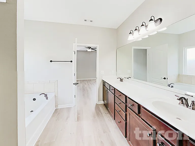 820 Mesa Verde Pl — Photo 12