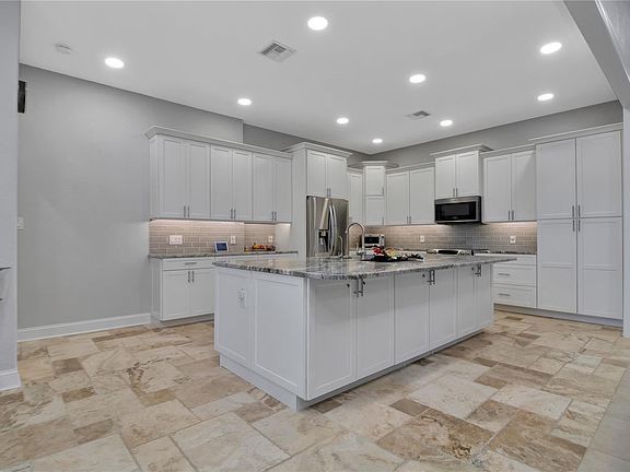 5th image of 17380 Bayharbor Cir