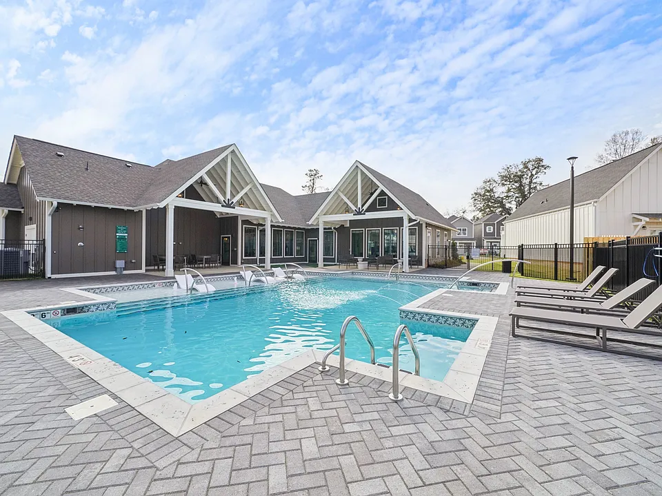 Turnberry Park Apartments and Homes