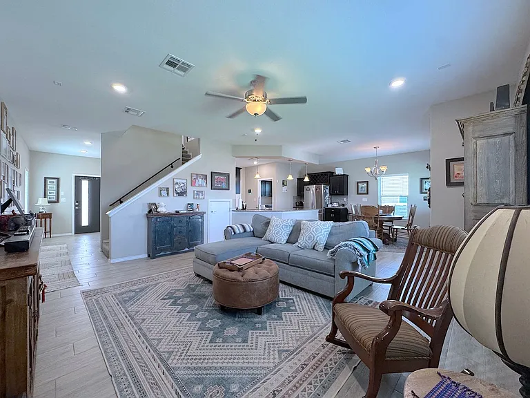 7805 Enchanted View Dr — Photo 6