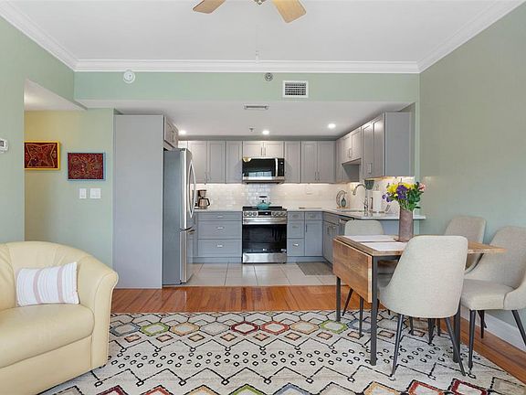 5th image of 219 4TH AVENUE N #202