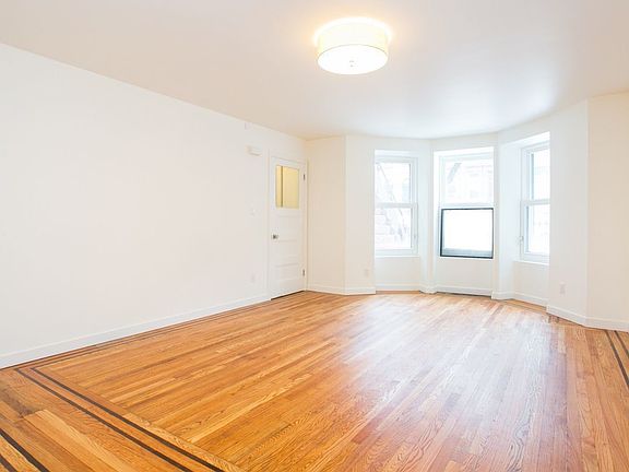 2nd image of 154 Underhill Ave #1