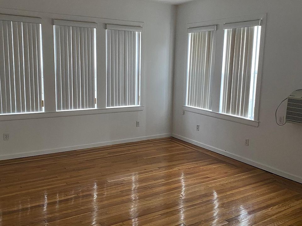 1st image of 611 Edison Ave #1